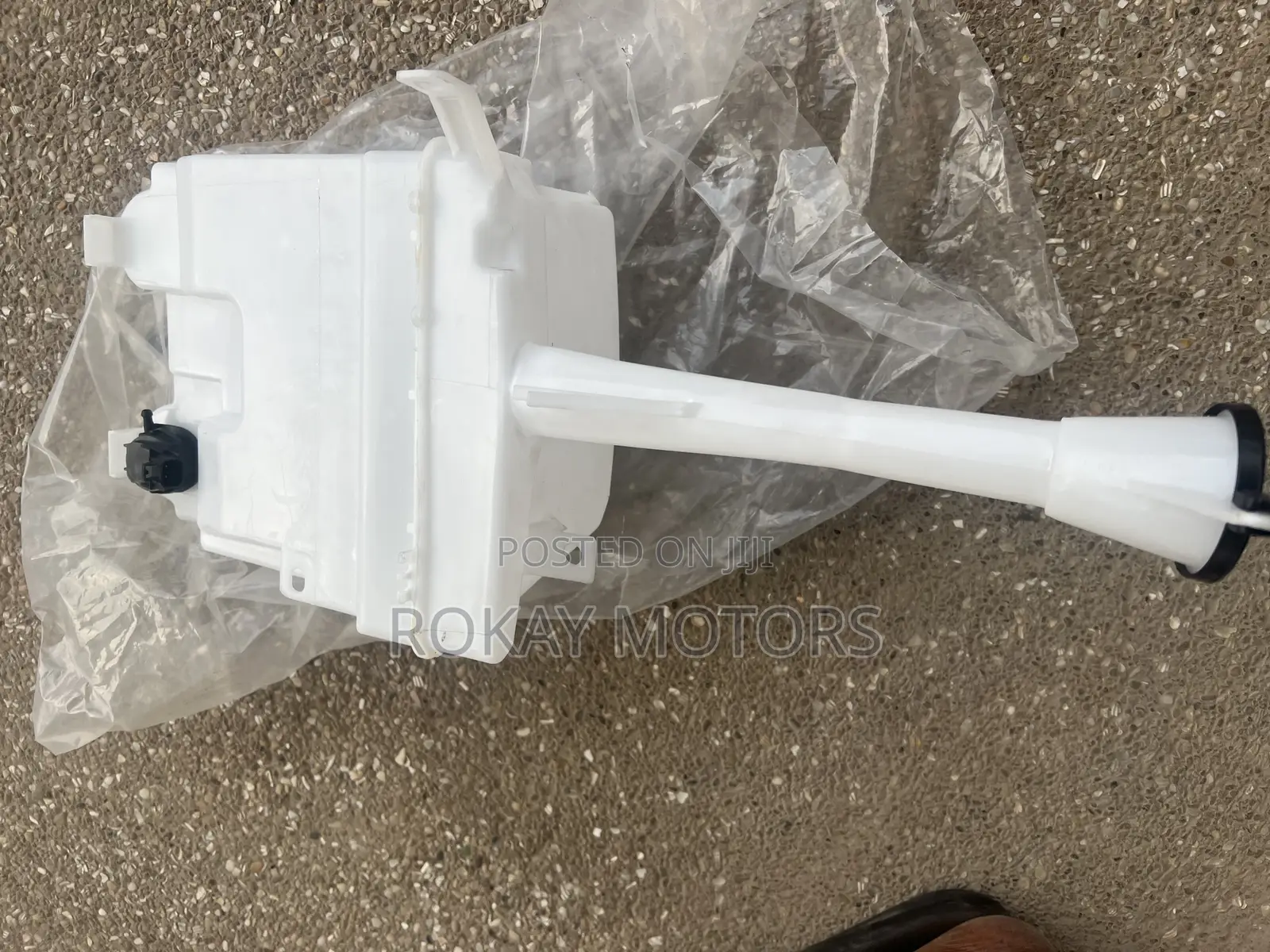 Corolla 2009,2010,2011,2012,2013 Wiper Gallon/Tank