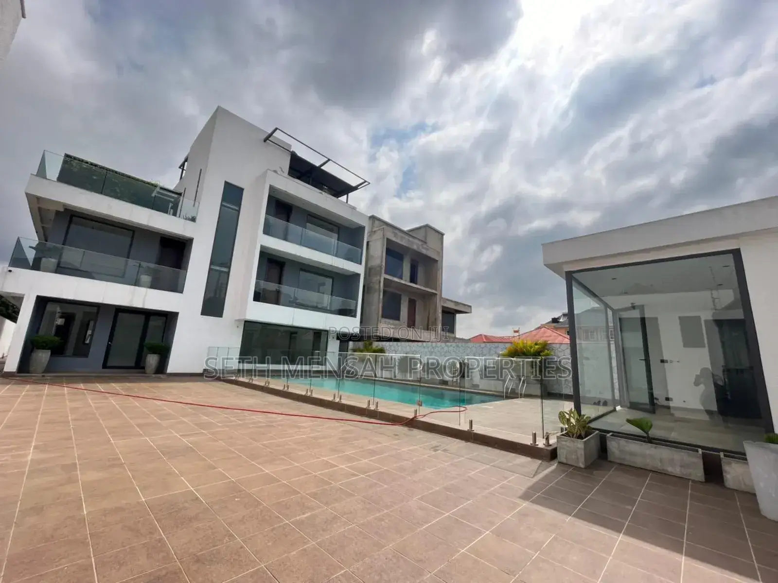5bdrm House in Skm Properties, Adjiriganor for sale