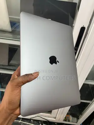 Laptop Apple MacBook 2020 8GB Intel Core i5 SSD 256GB