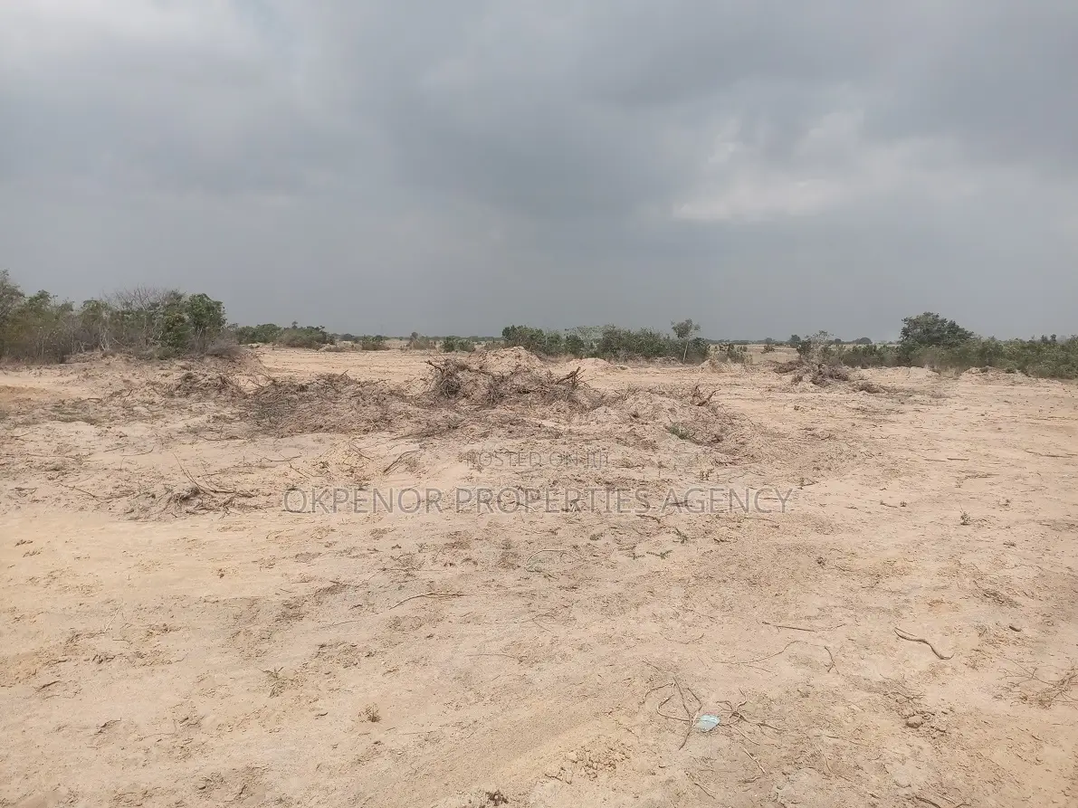 Land for Sale at Sege