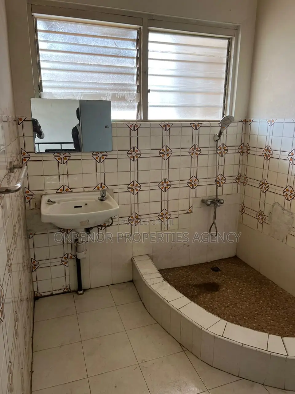 7bdrm House in Accra for sale