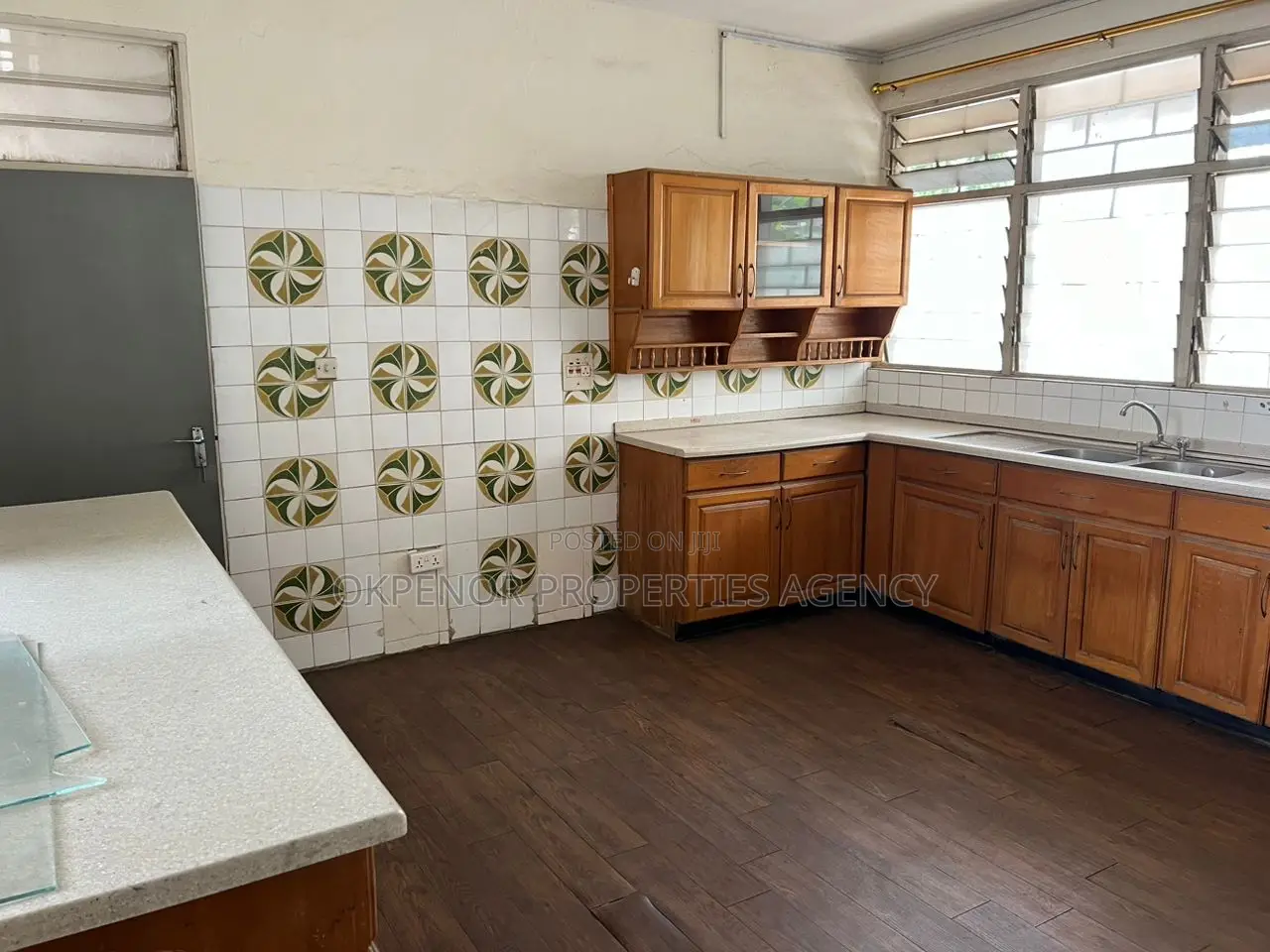 7bdrm House in Accra for sale