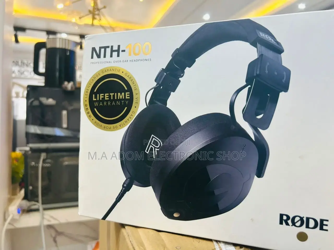 Unique Design RØDE NTH-100 Professional Over-Ear Headphones.