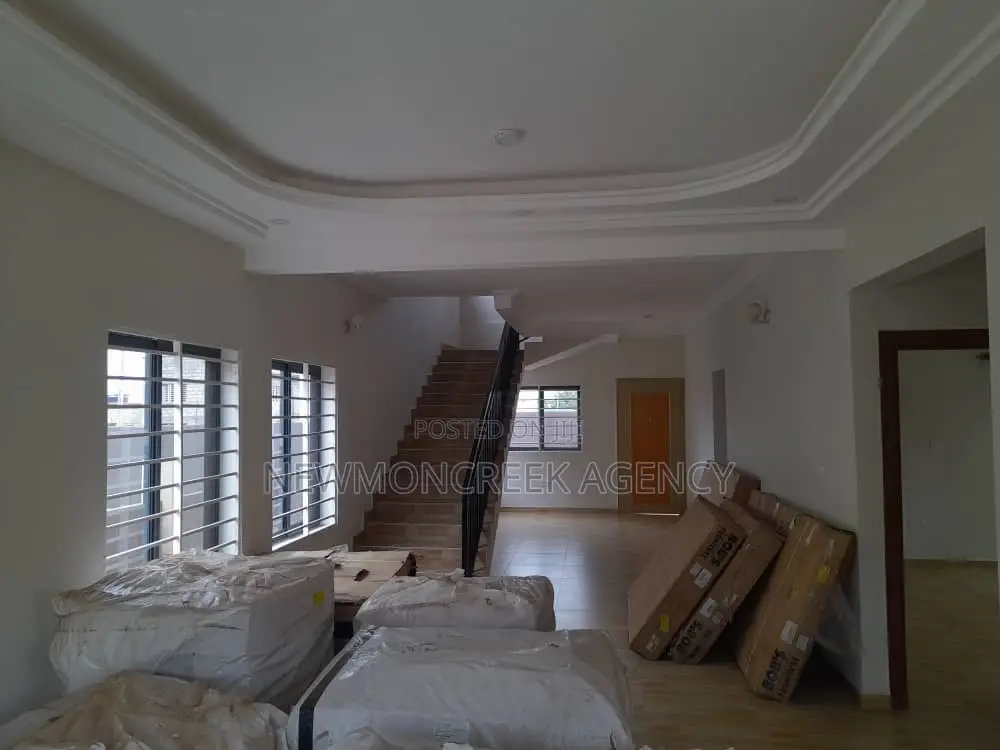 4bdrm Duplex in Amanfrom,Adenta, Accra Metropolitan for sale
