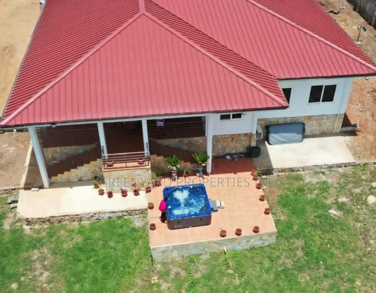 5bdrm House in Papaye Resort, Aburi for sale