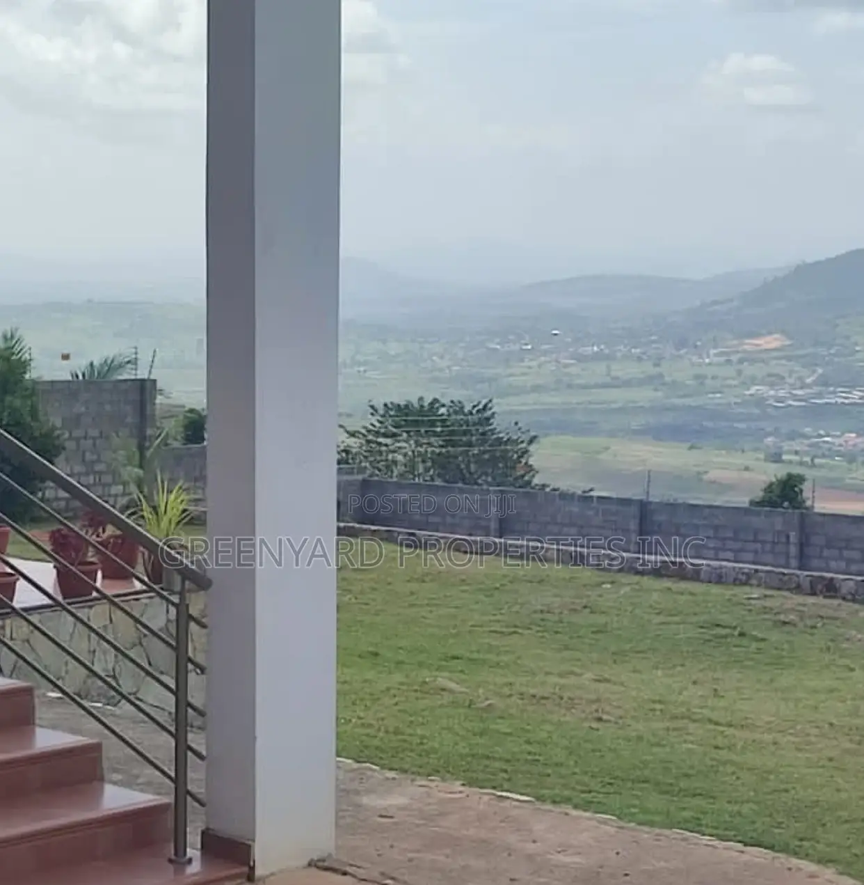 5bdrm House in Papaye Resort, Aburi for sale