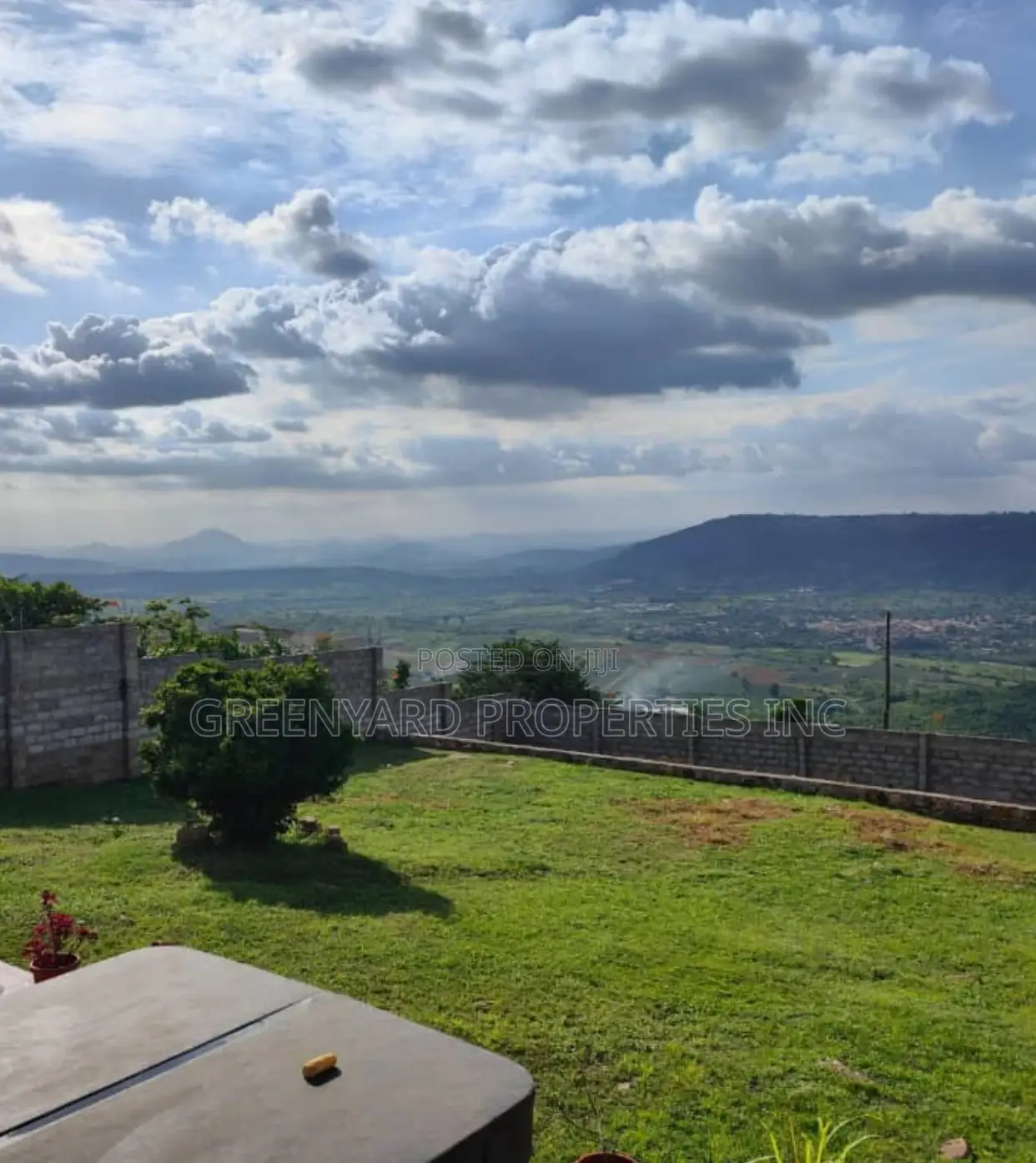 5bdrm House in Papaye Resort, Aburi for sale