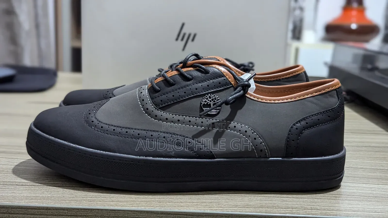 Men's Low Top Sneakers