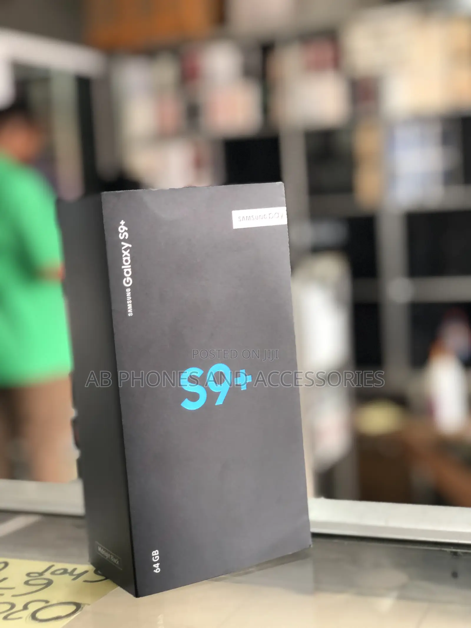 New Samsung Galaxy S9 Plus 64 GB Gold