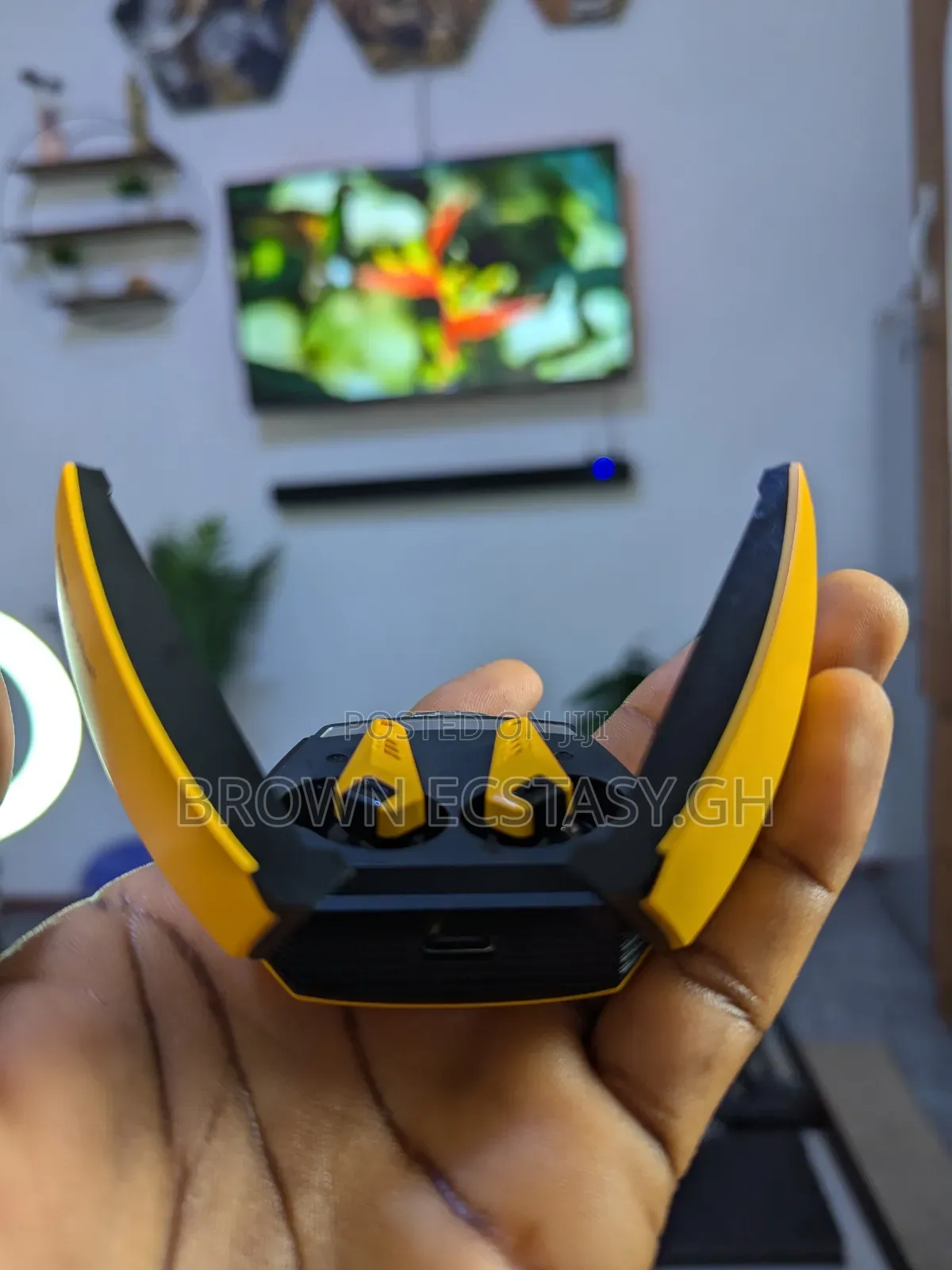Media7plus Bumble Bee Gaming Earbuds