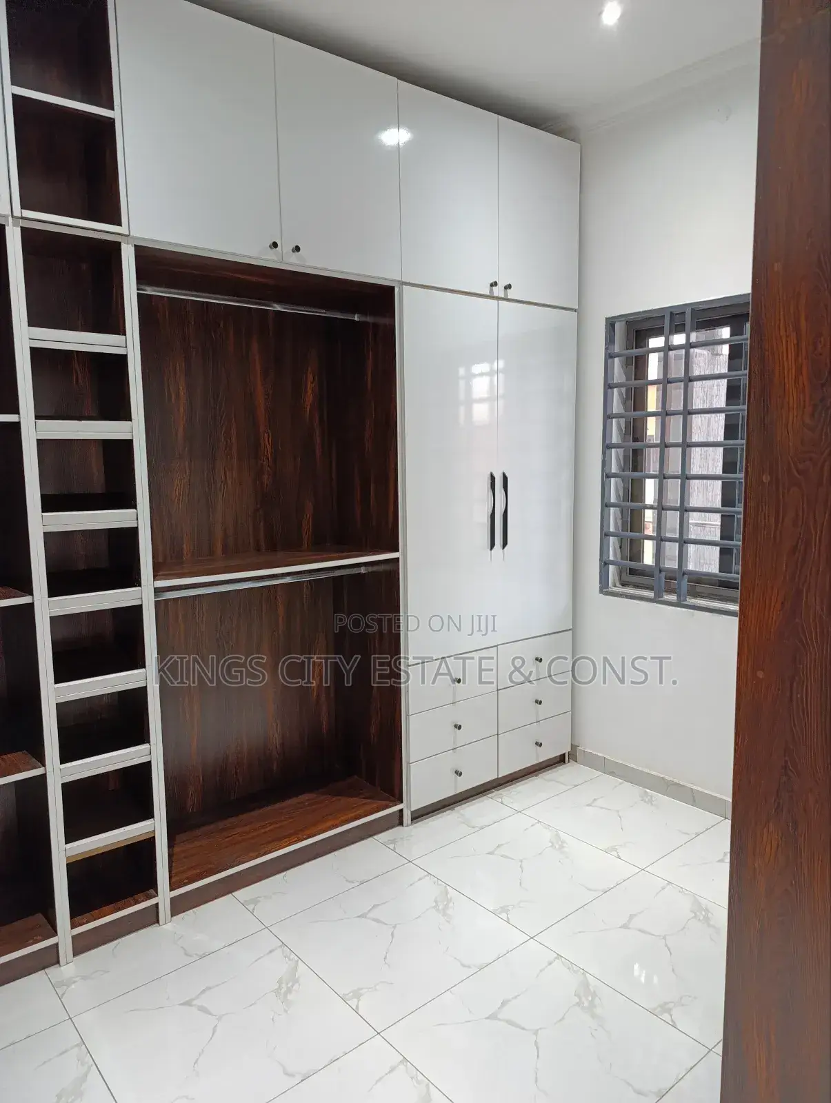 4bdrm House in Kingsby-Area, Achimota for sale