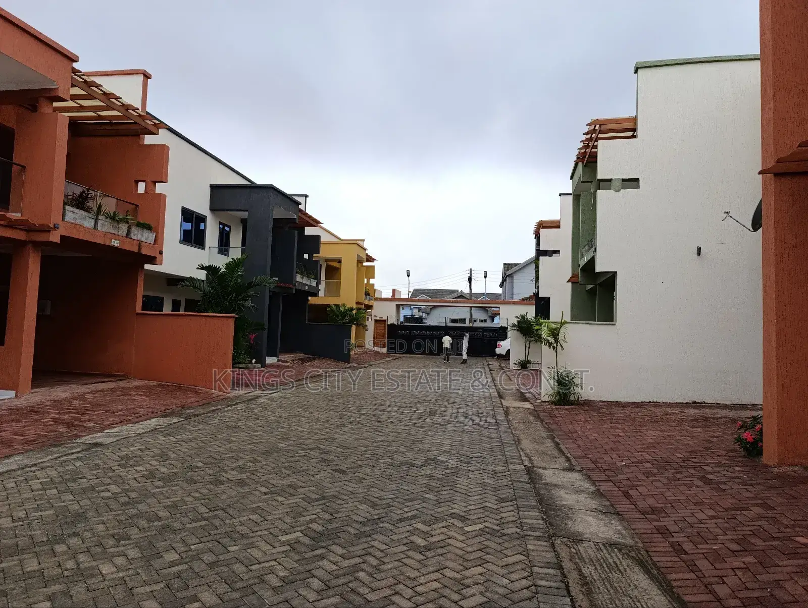 4bdrm House in Kingsby-Area, Achimota for sale