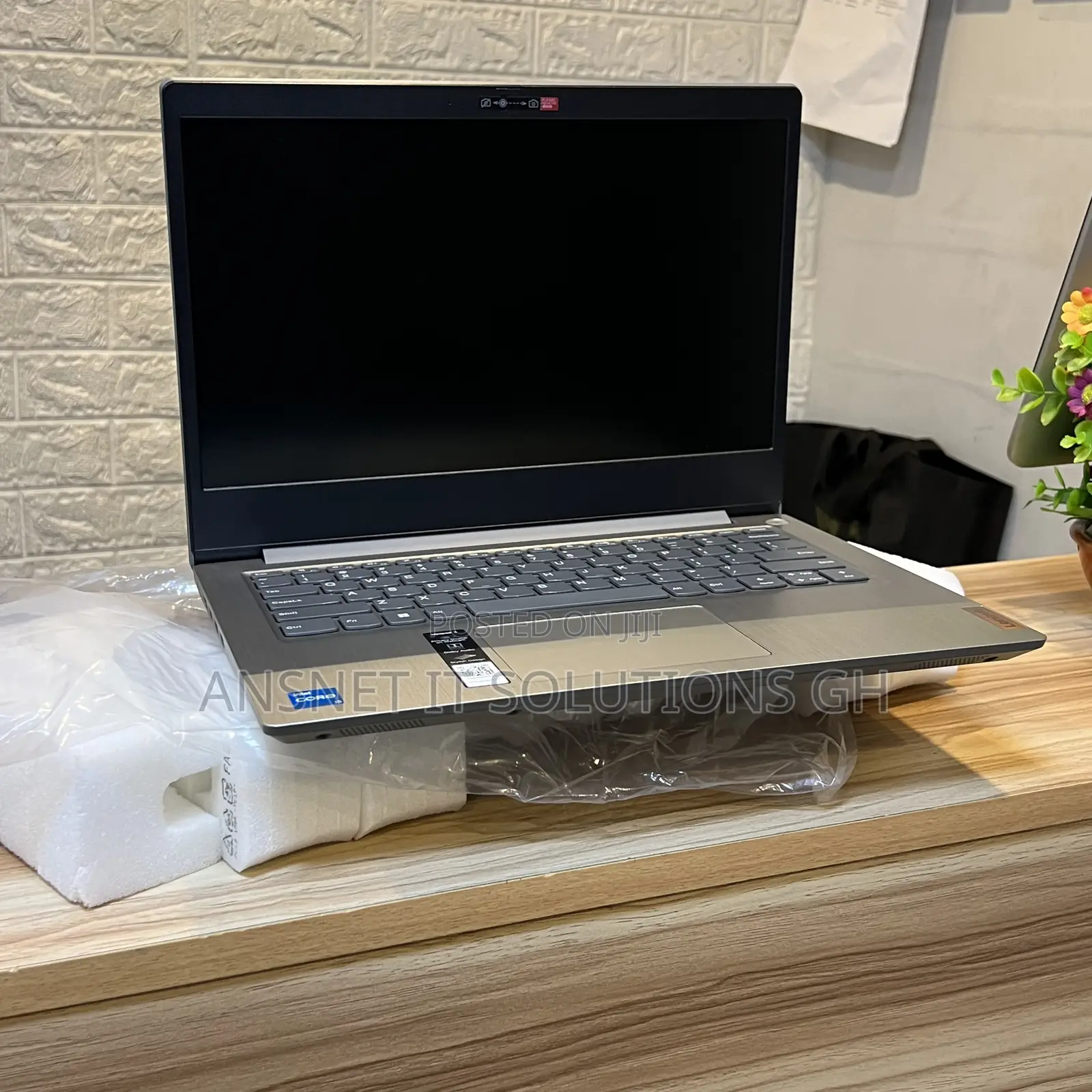 New Laptop Lenovo Ideapad 3 12GB Intel Core I3 SSD 256GB