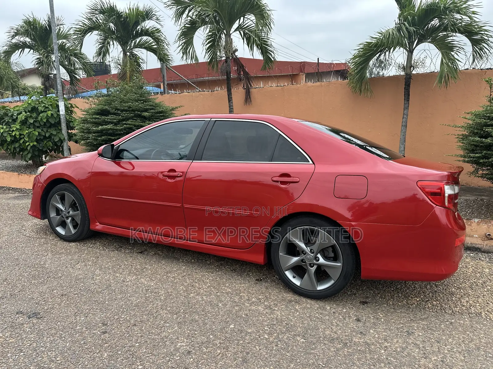 Reliable Car Rental Service- Book Now!