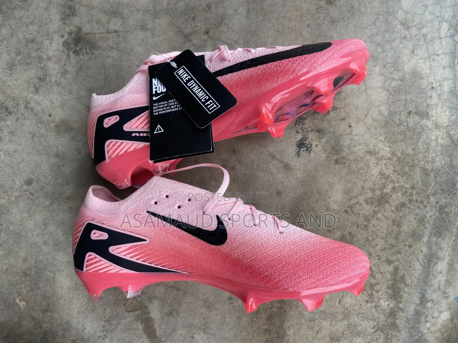 Original Football Boot Nike Available at Cool Price
