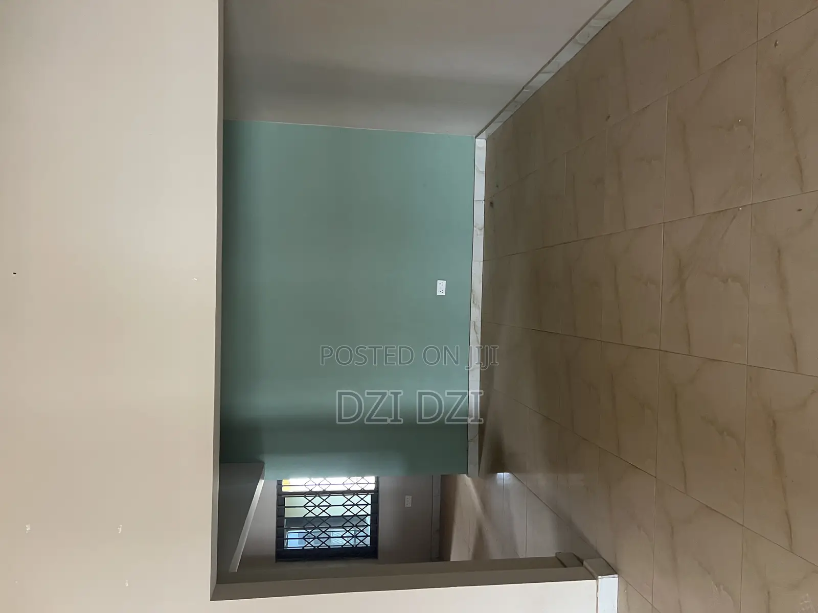 2bdrm Apartment in Community 25, Tema Metropolitan for rent