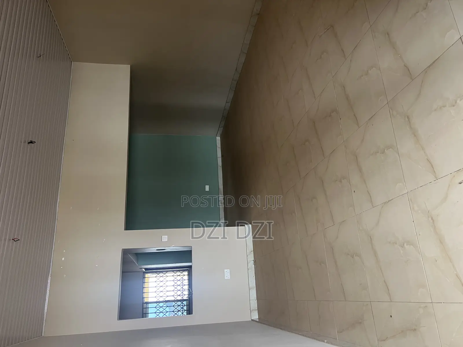2bdrm Apartment in Community 25, Tema Metropolitan for rent