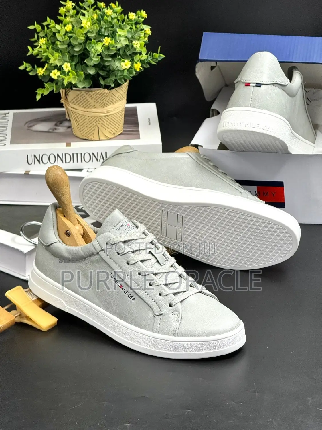Tommy Hilfiger Modern Comfort Sneakers.