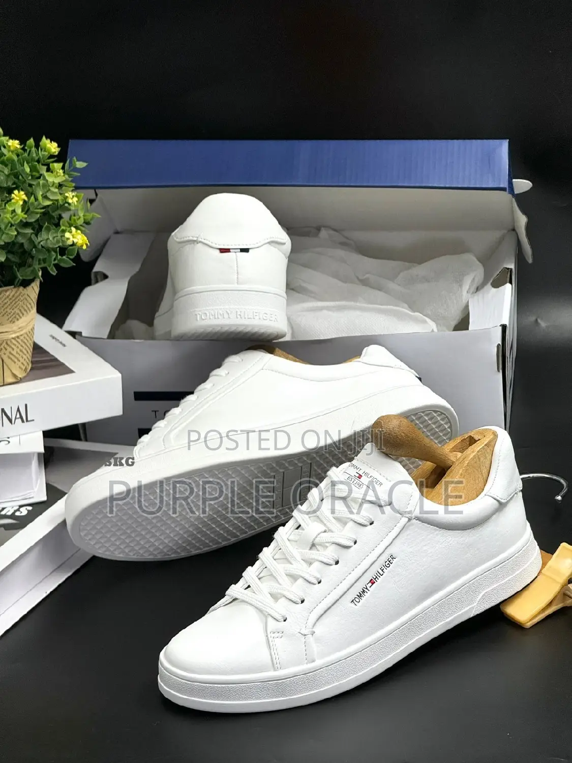 Tommy Hilfiger Modern Comfort Sneakers.