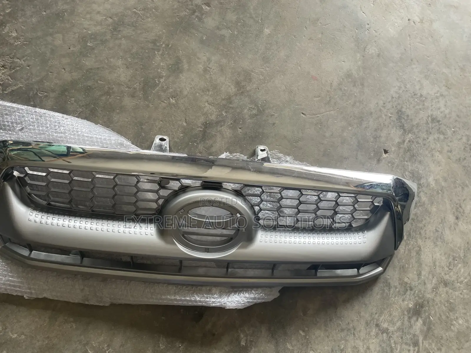 Toyota Hilux 2012 Front Grille