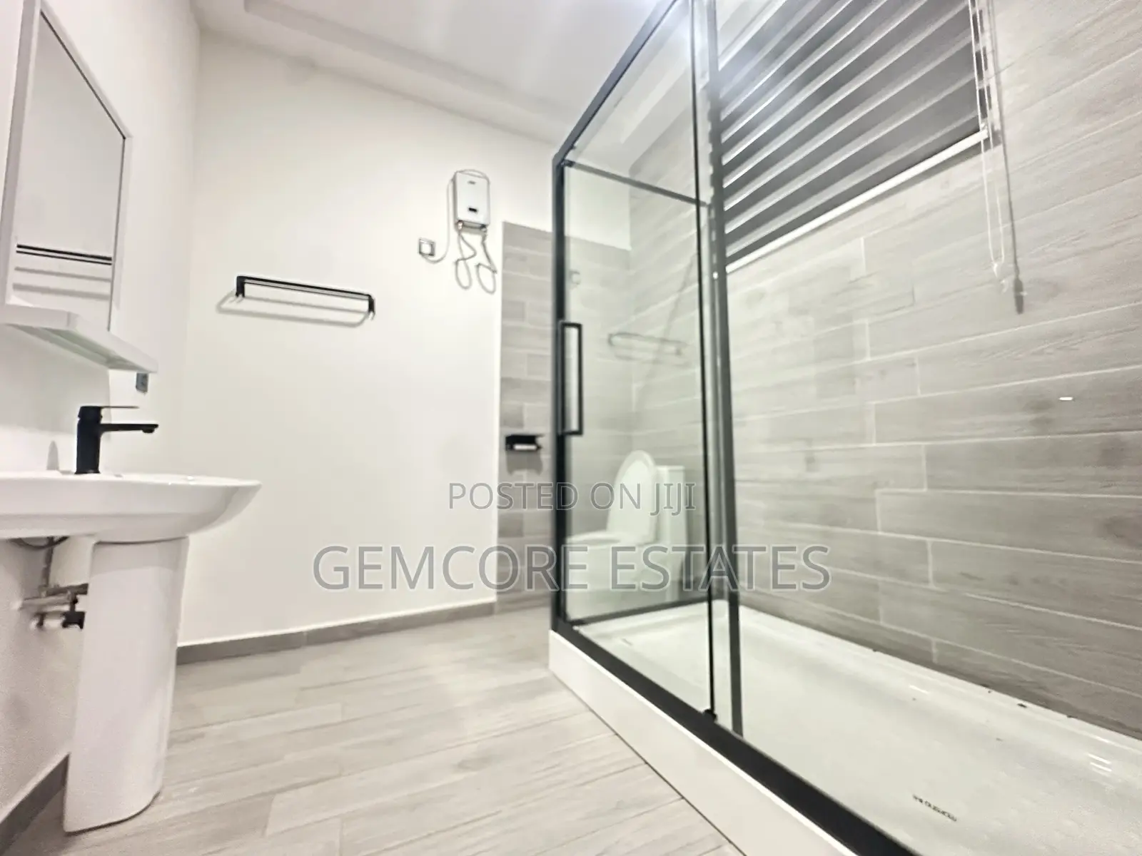 4bdrm House in East Legon, Ashaley Botwe for sale