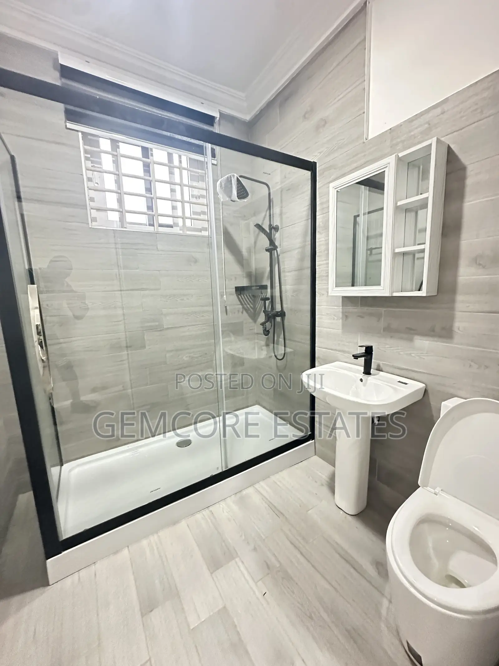 4bdrm House in East Legon, Ashaley Botwe for sale