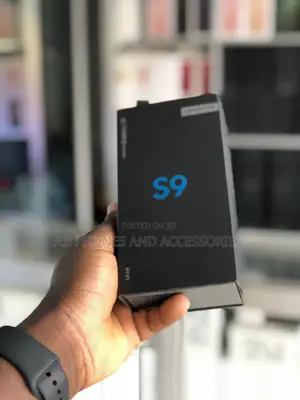 New Samsung Galaxy S9 64 GB Purple