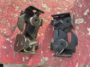 Mercedes Benz C250 Bonnet Lock