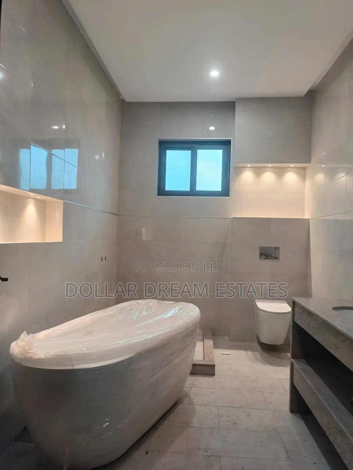 5bdrm House in Dzorwulu for sale
