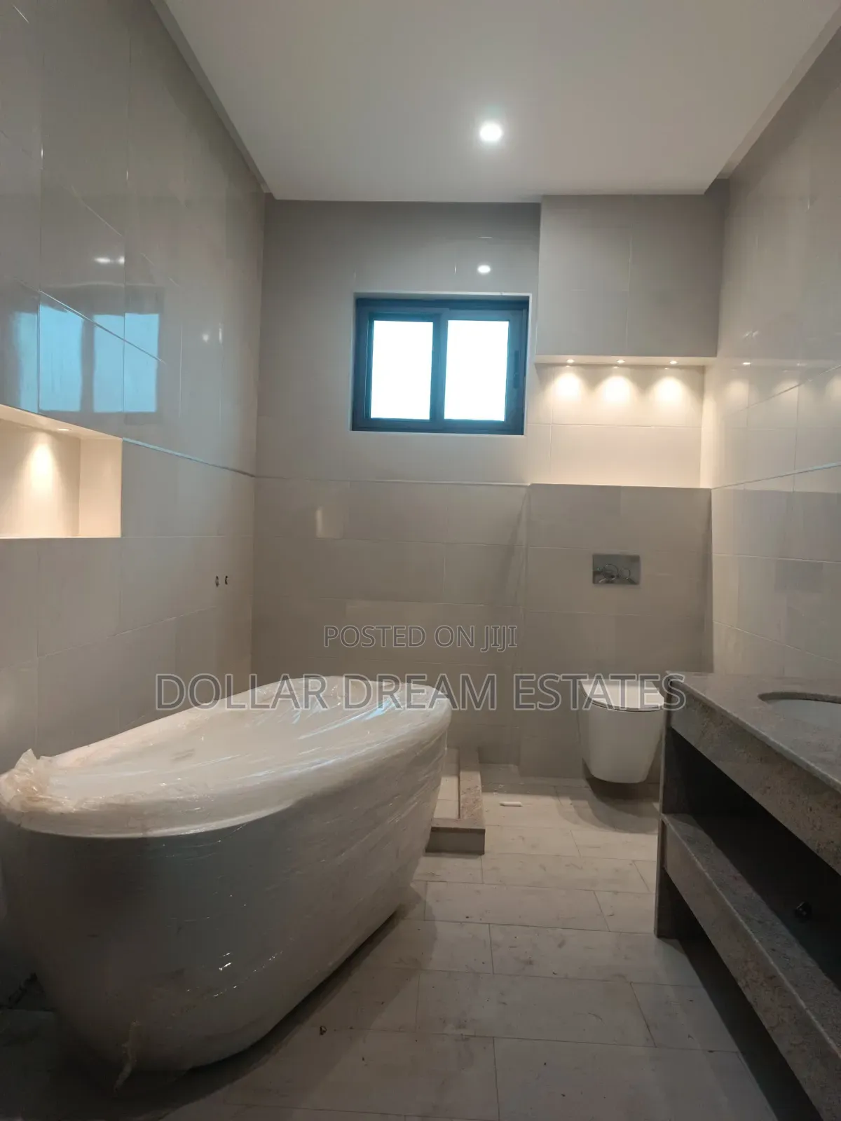 5bdrm House in Dzorwulu for sale