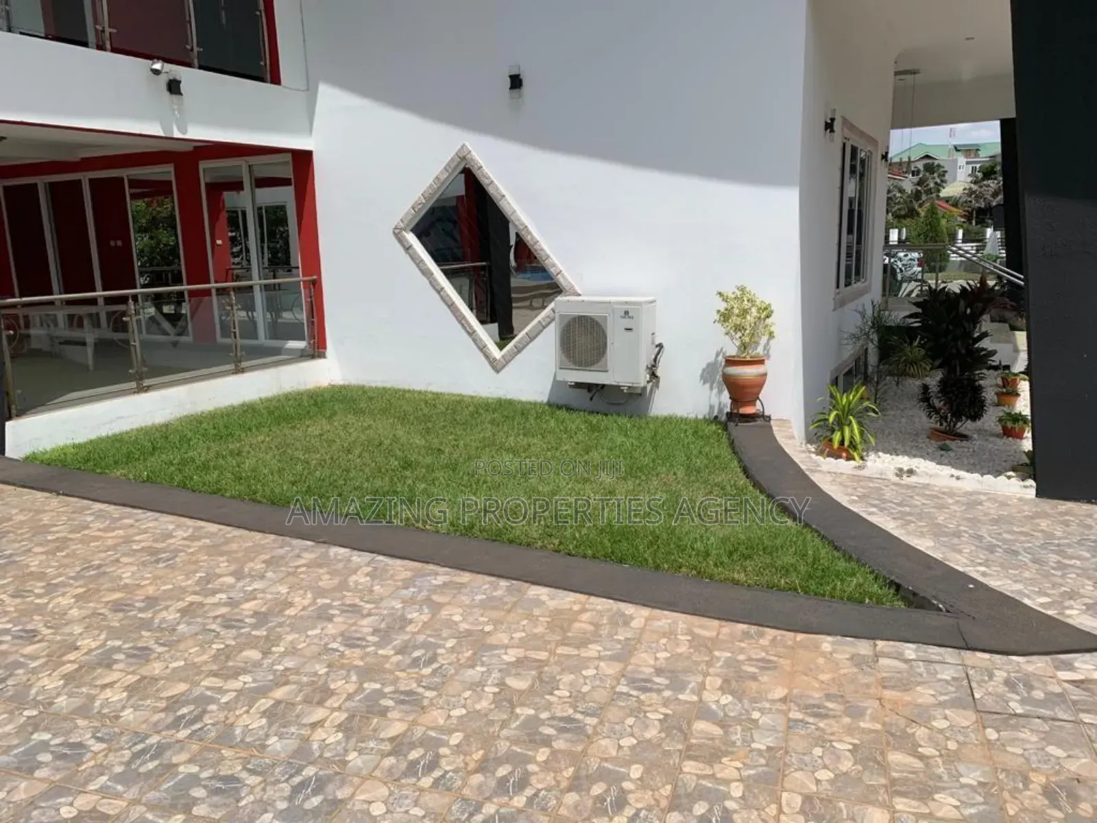 5bdrm House in Airport Residential Area for sale