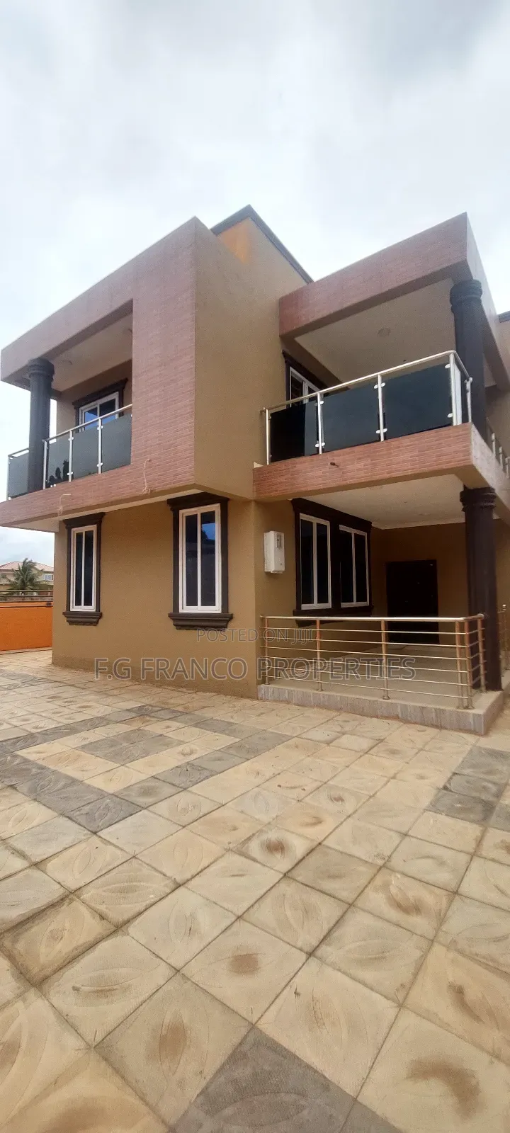 4bdrm House in Kg. Franco, Spintex for sale