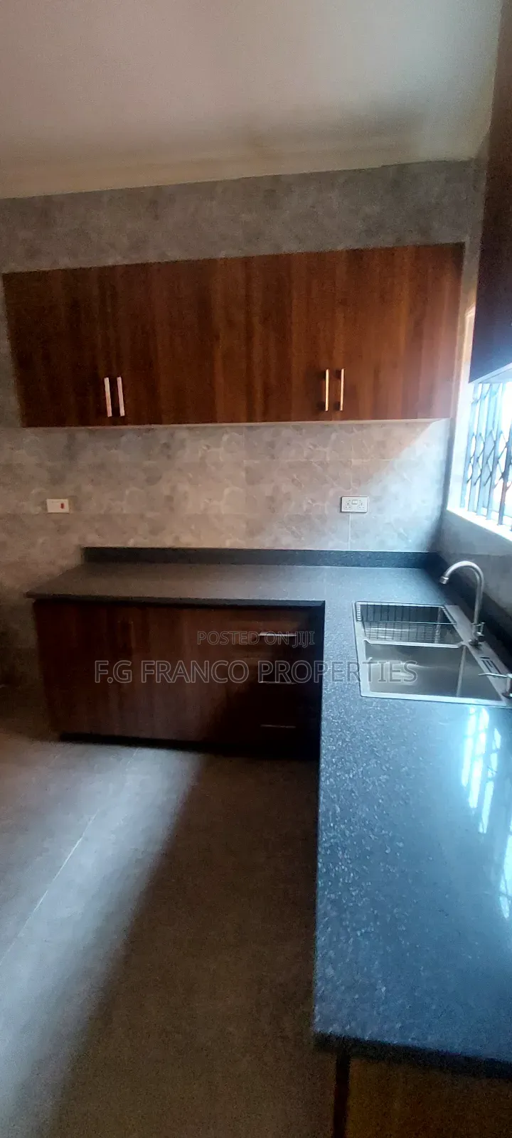 4bdrm House in Kg. Franco, Spintex for sale