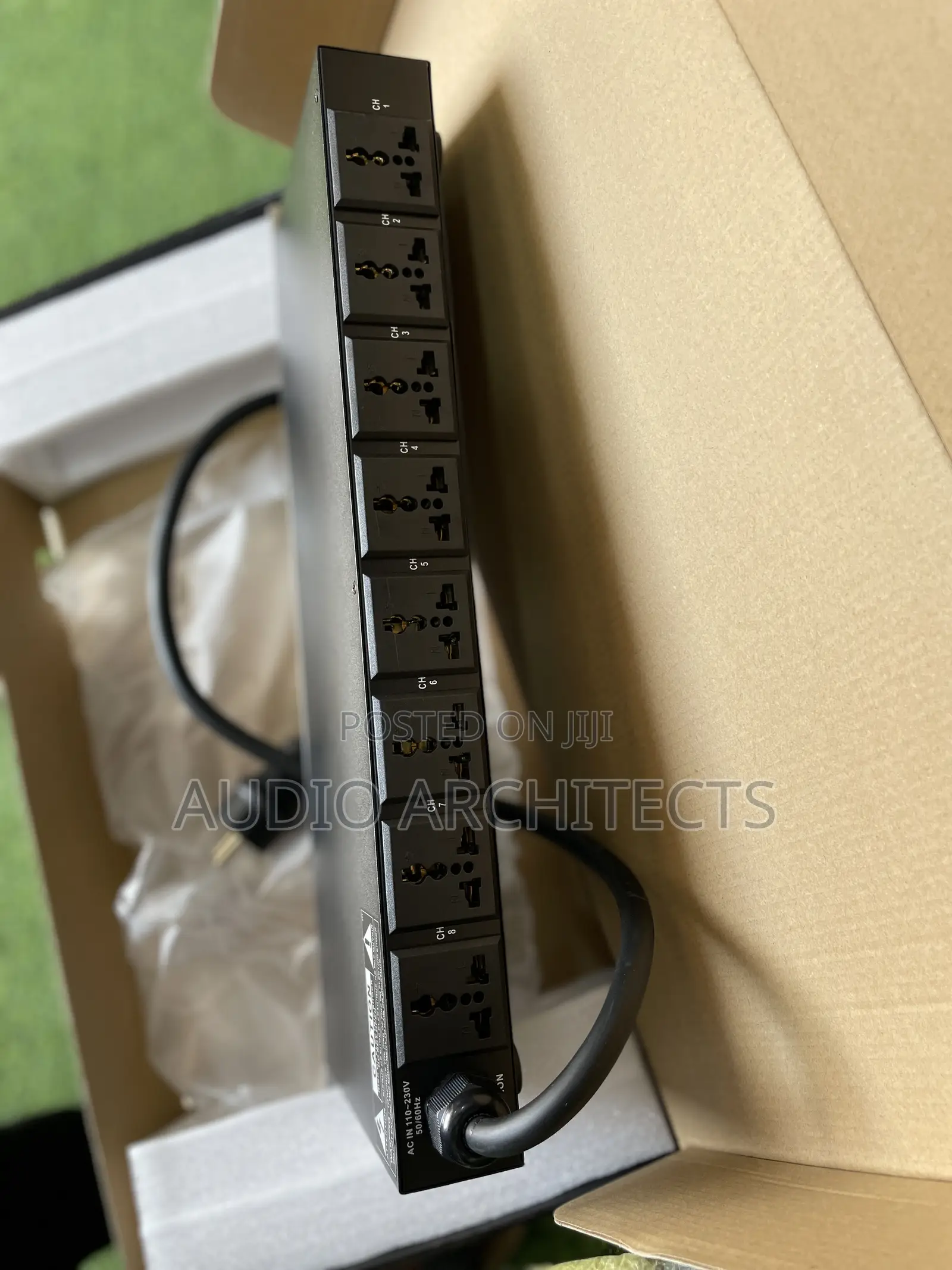Power Sequencer With Circuit Breaker Eight Channel (Dbx)