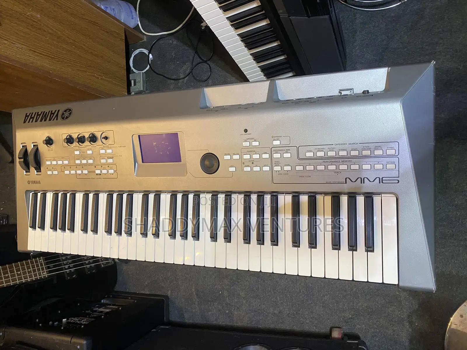 Yamaha Mm6 Synthesizer Keyboard