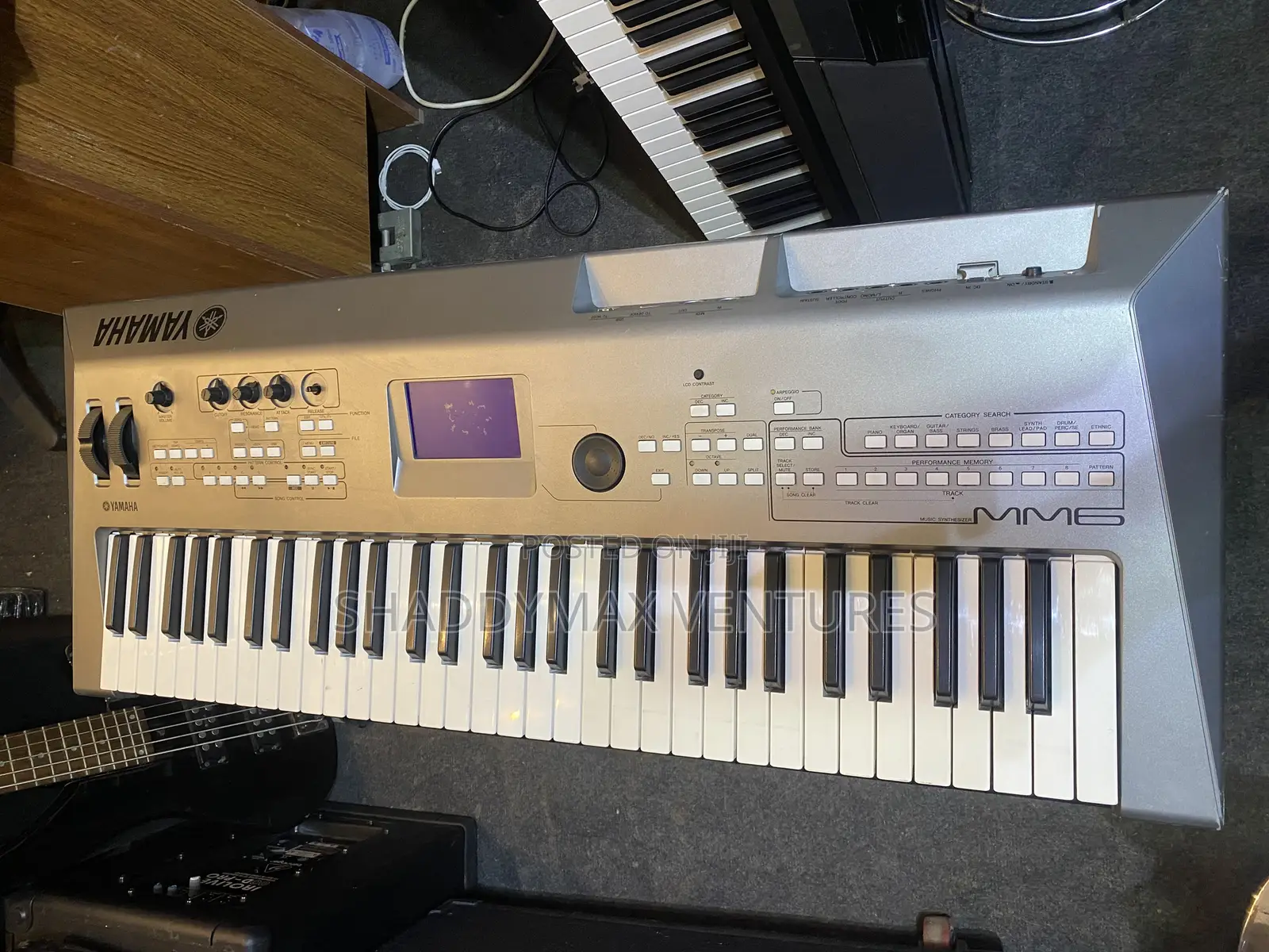 Yamaha Mm6 Synthesizer Keyboard
