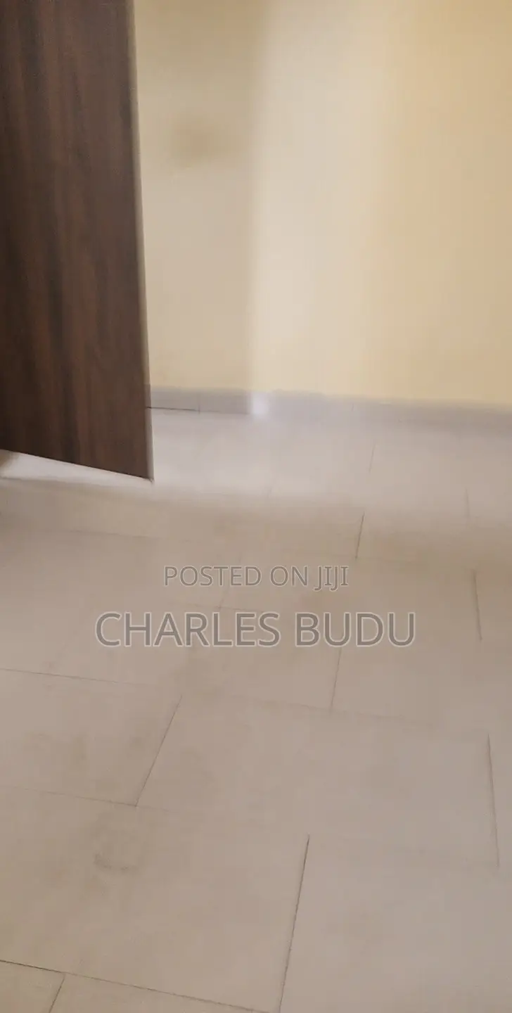 Single Room Sc in Dansoman Control for Two Years