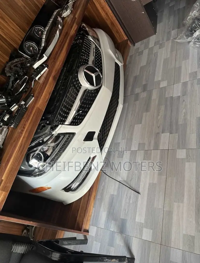 Mercedes Benz C250 Complete Front Cut With Headlight