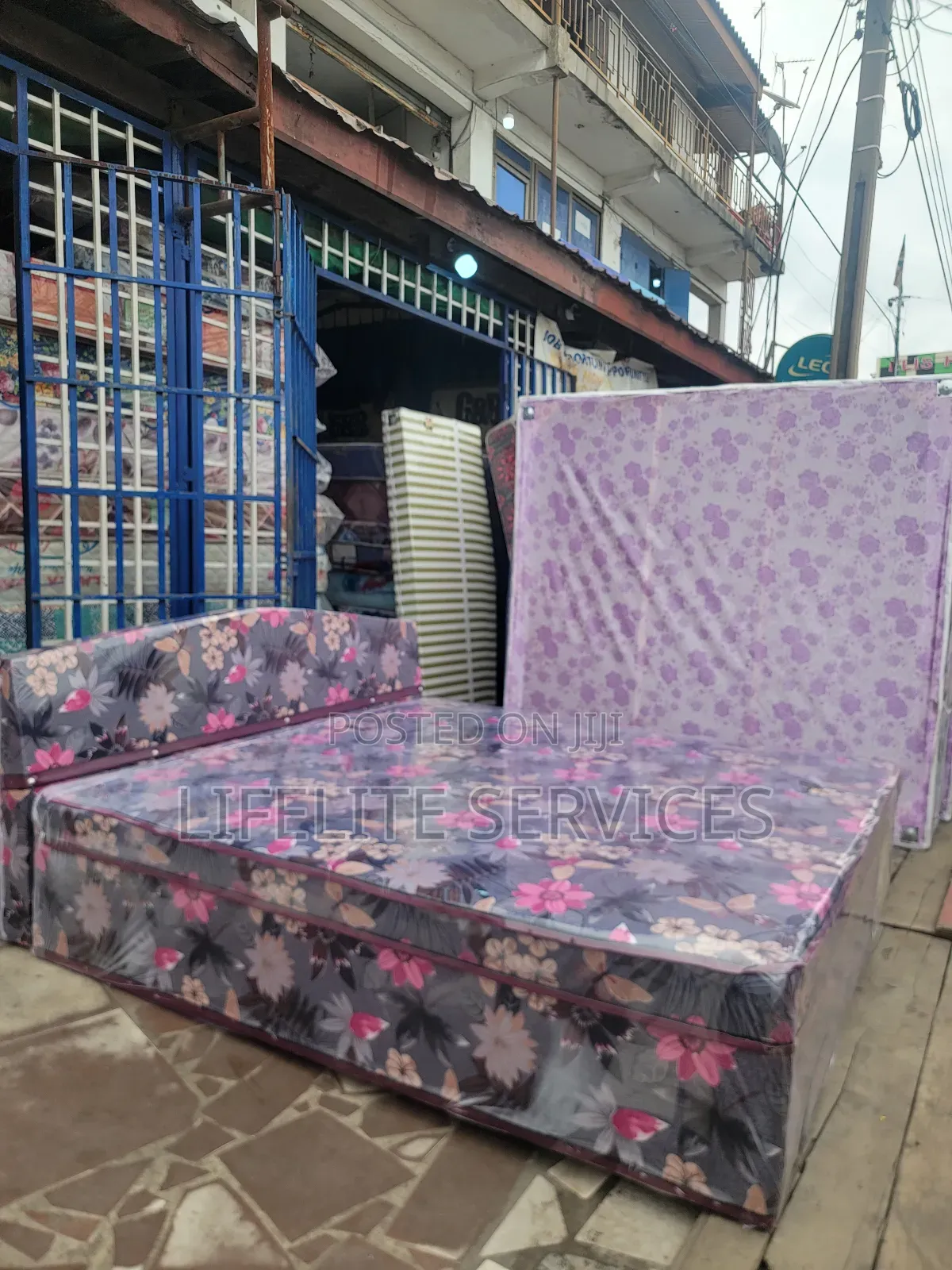 Queen Inbuilt Foam/Wood Bed
