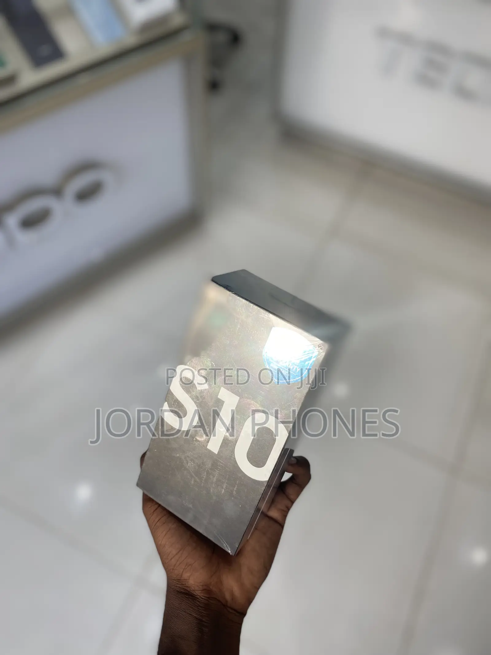 New Samsung Galaxy S10 128 GB Gray