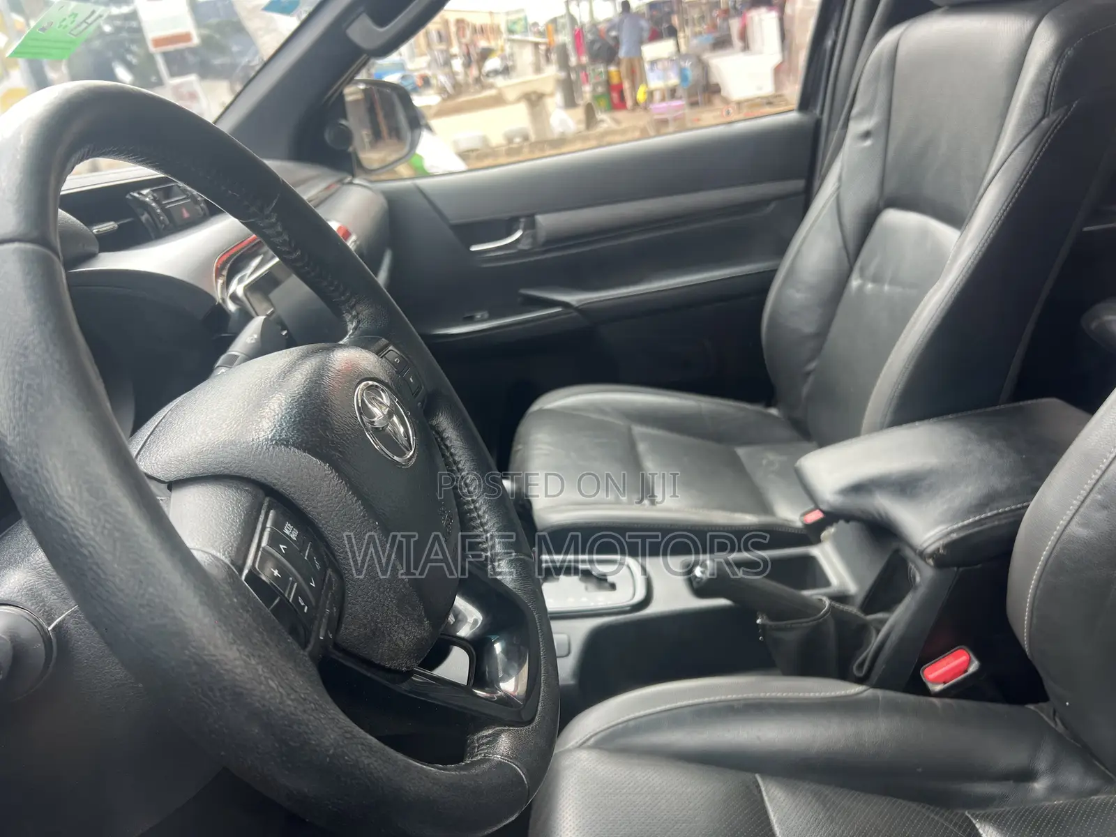 Toyota Hilux 2021 Black