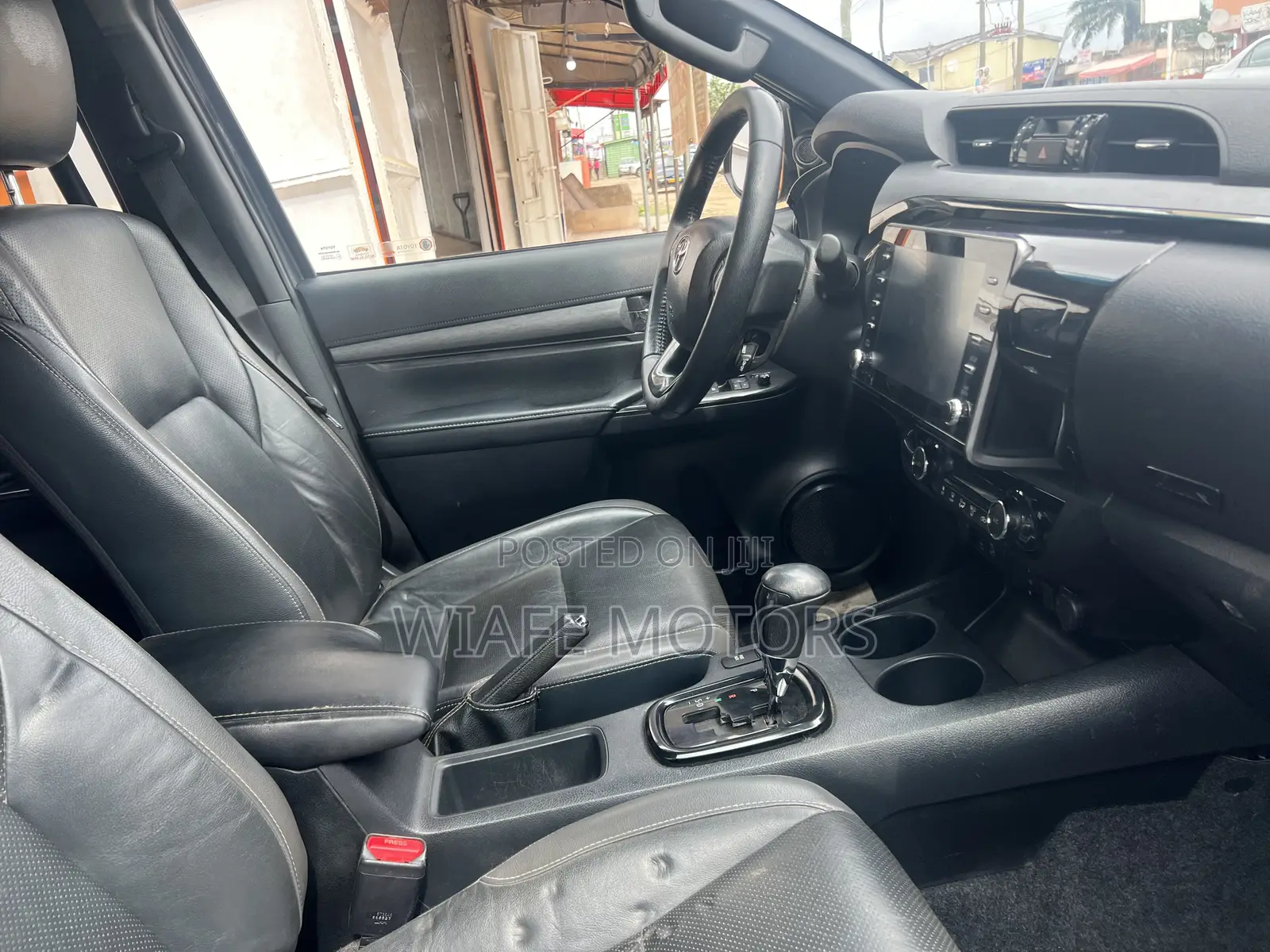 Toyota Hilux 2021 Black