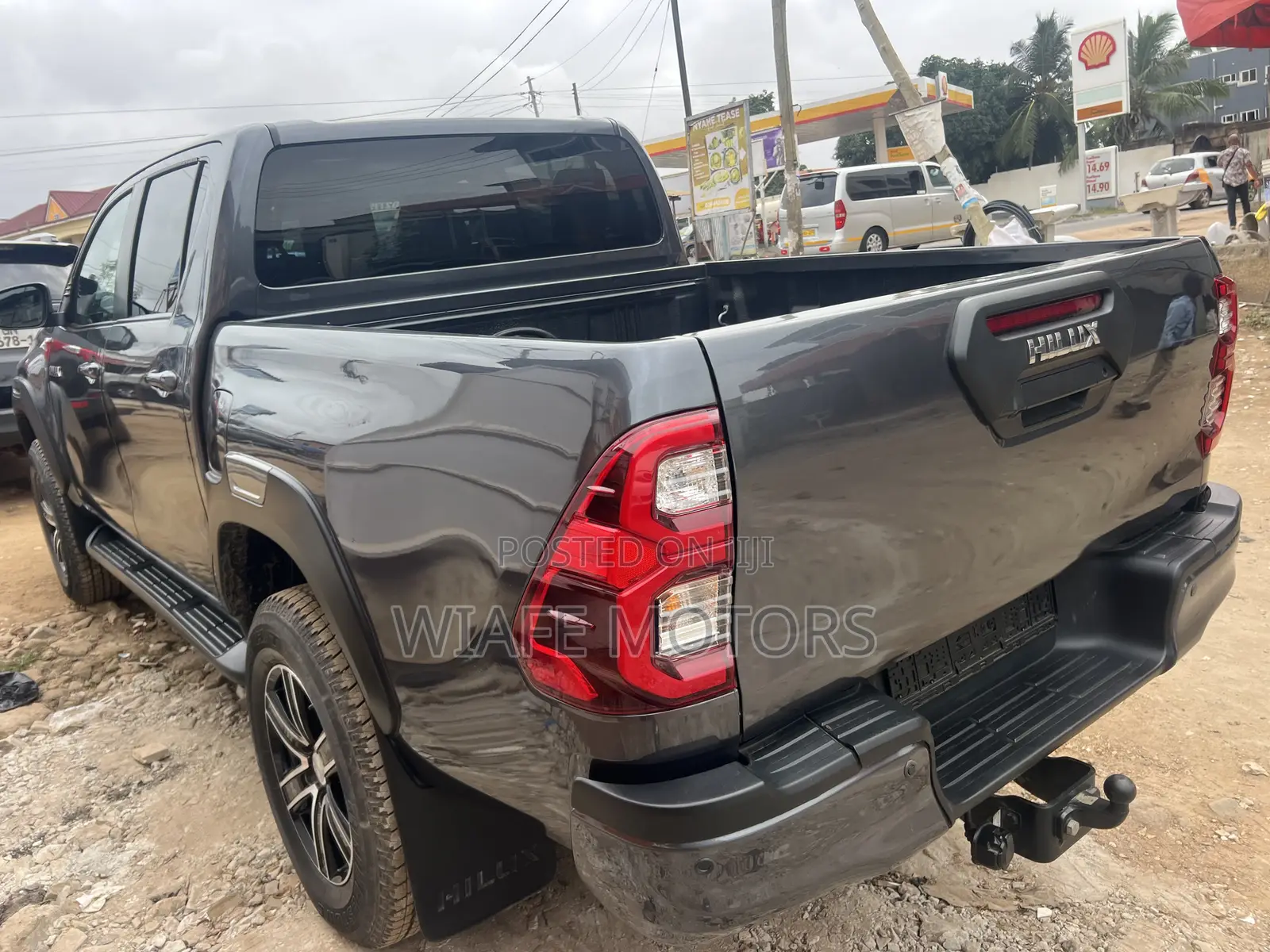 Toyota Hilux 2021 Black