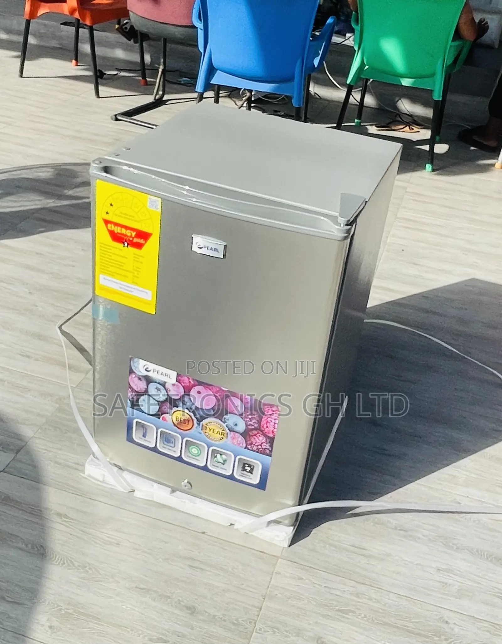 Essential Gray Cabinet Topfreezer Singledoor Tabletop