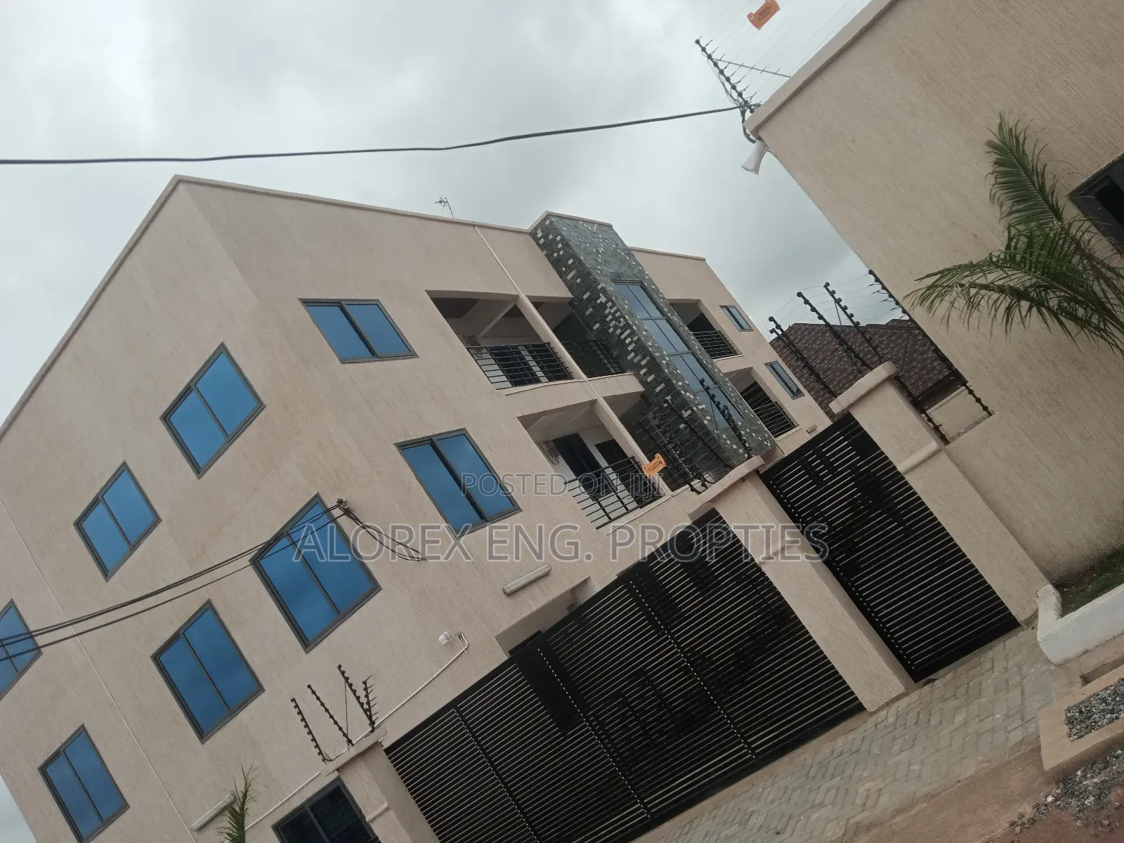 1bdrm Apartment in Chamber Self, Adenta for rent