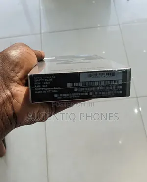 New Samsung Galaxy Z Flip 3 128 GB Black