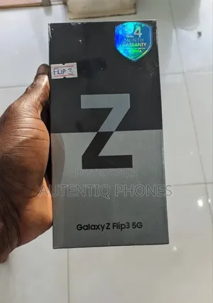 New Samsung Galaxy Z Flip3 5G 128 GB Black