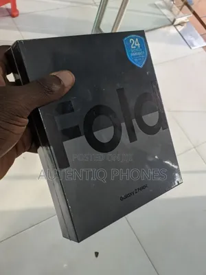 New Samsung Galaxy Z Fold4 256 GB Black