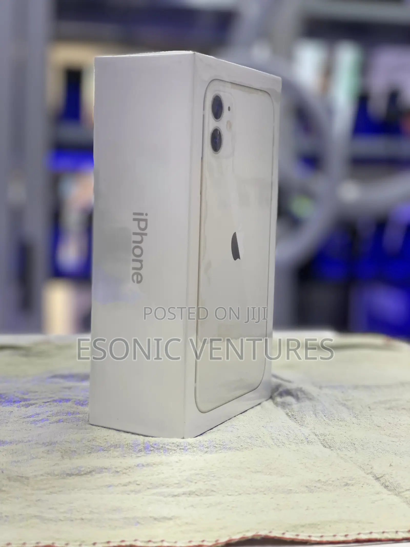 New Apple iPhone 11 64 GB White