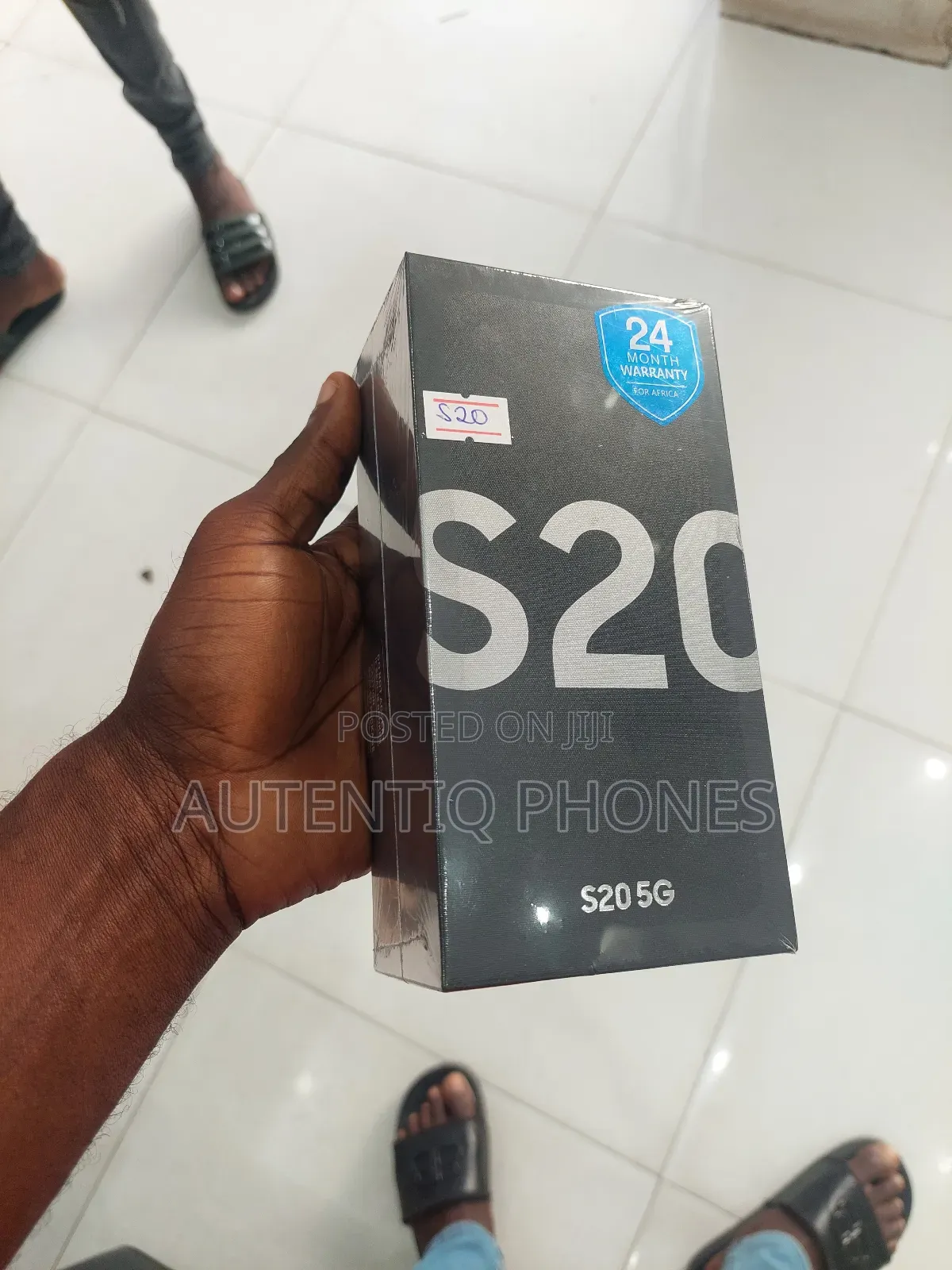 New Samsung Galaxy S20 128 GB Black
